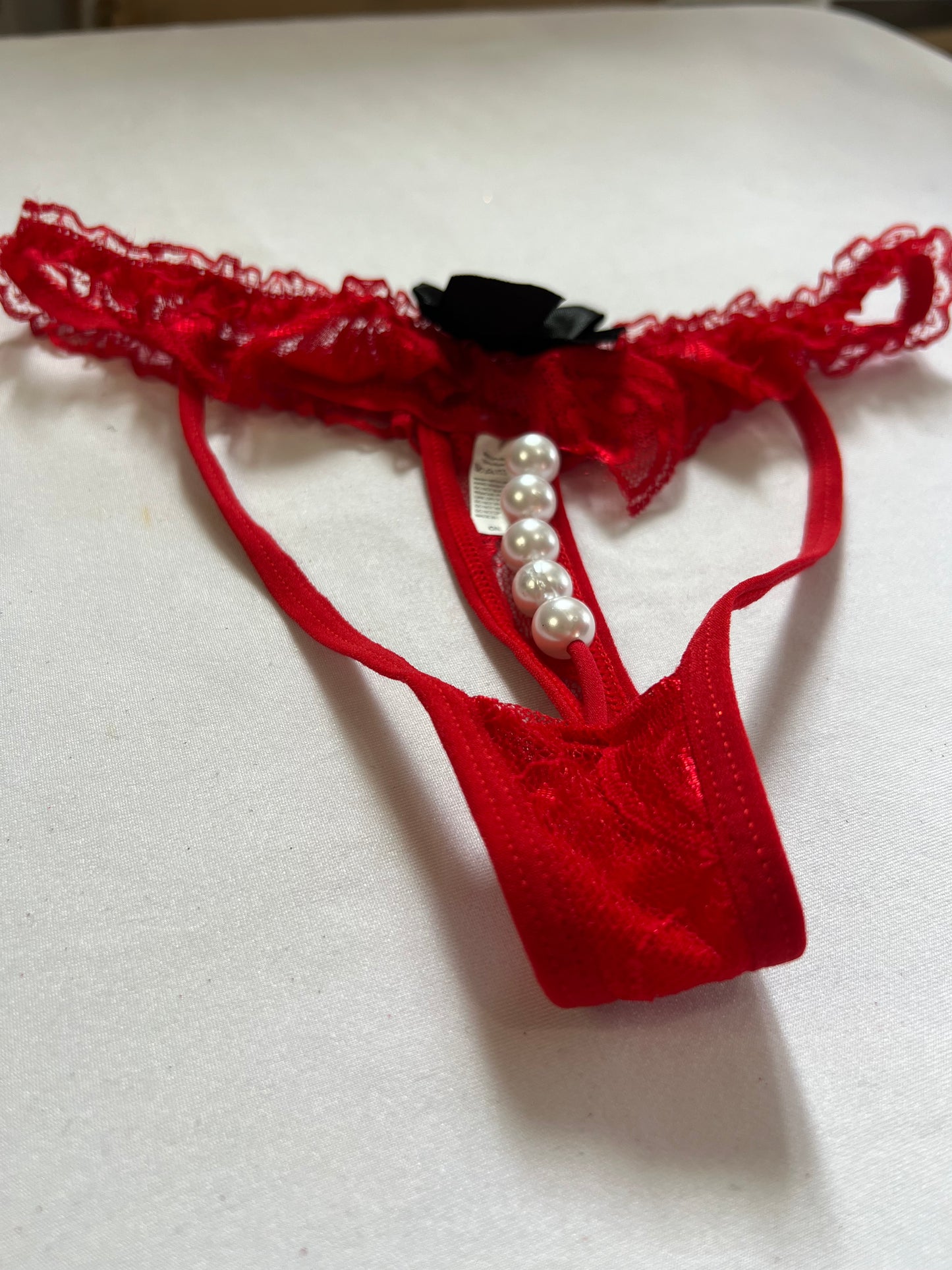 Red Lace Pearl Thong – Passion Bow Edition