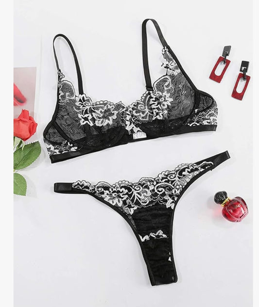 Elegant Black and White Lace Lingerie Set