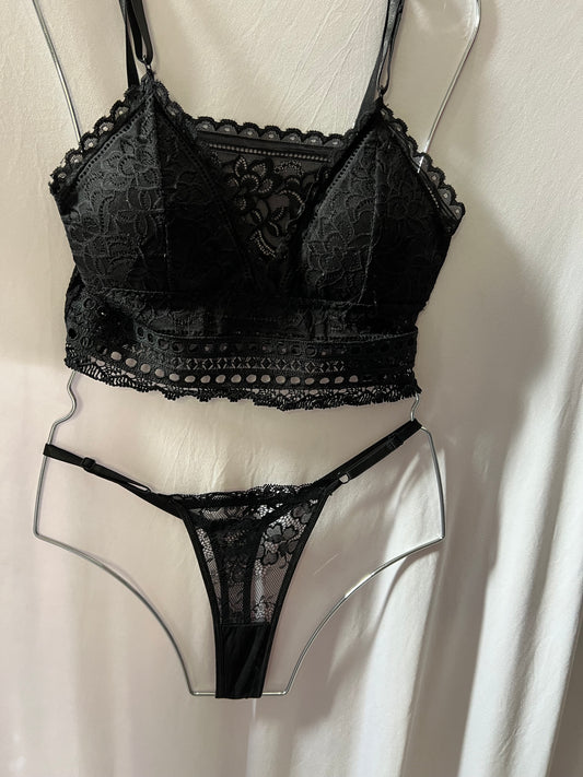 Elegant Black Lace Lingerie Set